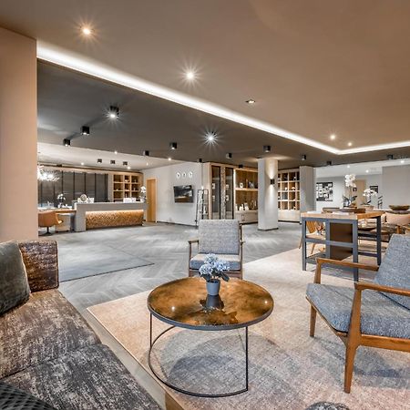 Alpenparks Hotel & Apartment Arlberg Warth Mit Pool מראה חיצוני תמונה