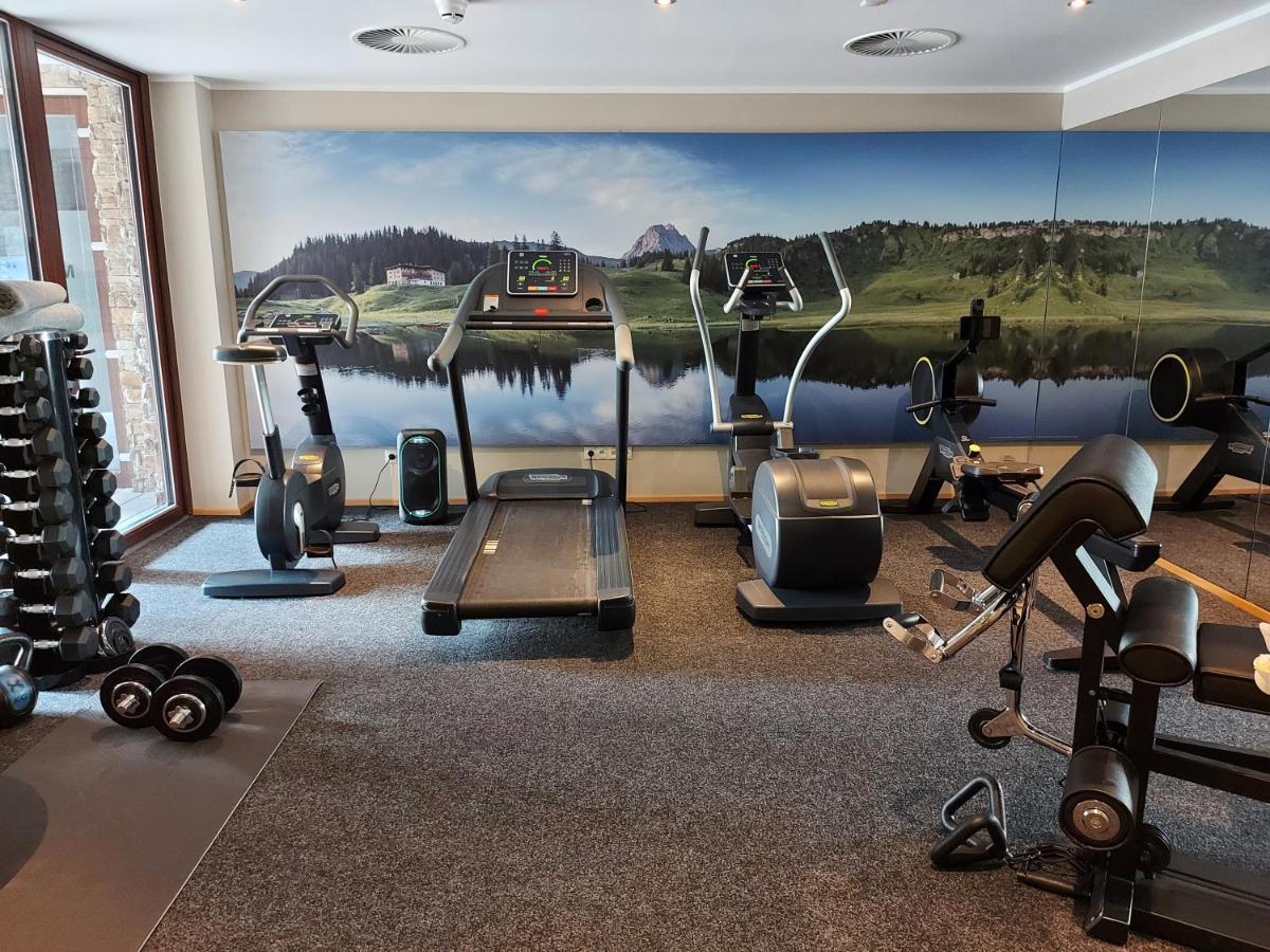 Alpenparks Hotel & Apartment Arlberg Warth Mit Pool מראה חיצוני תמונה