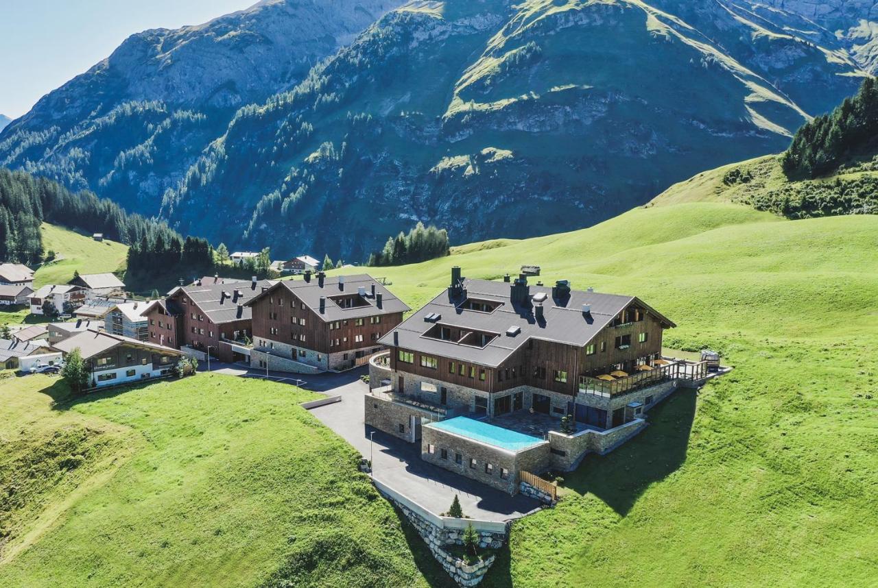 Alpenparks Hotel & Apartment Arlberg Warth Mit Pool מראה חיצוני תמונה