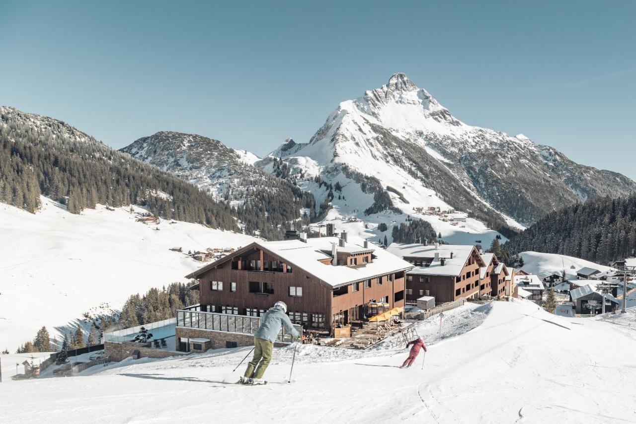 Alpenparks Hotel & Apartment Arlberg Warth Mit Pool מראה חיצוני תמונה