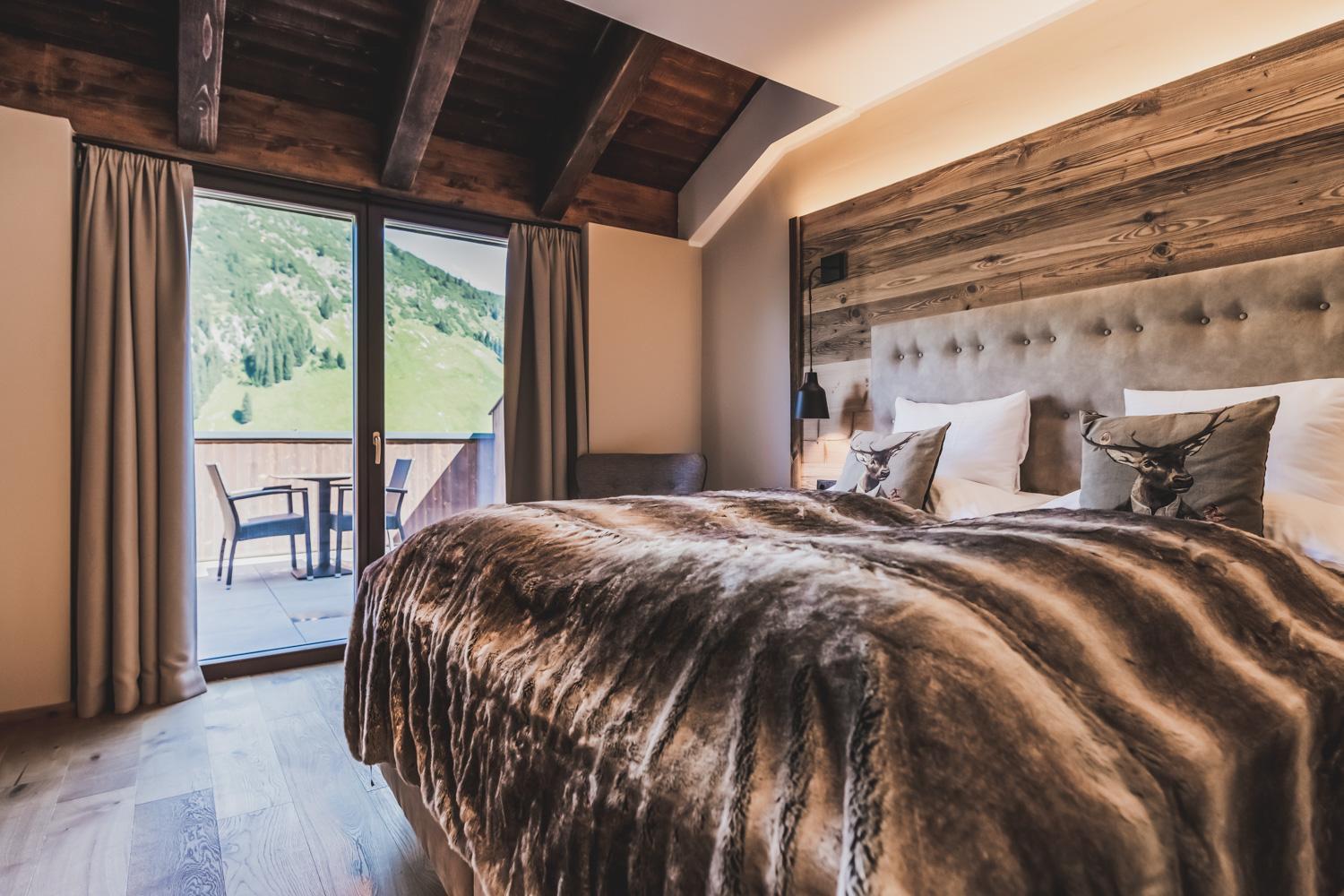 Alpenparks Hotel & Apartment Arlberg Warth Mit Pool מראה חיצוני תמונה