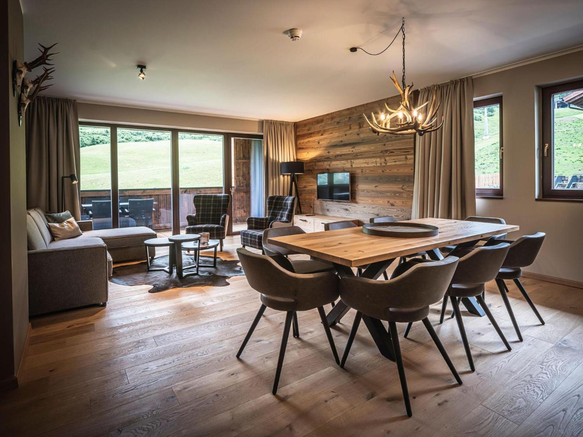 Alpenparks Hotel & Apartment Arlberg Warth Mit Pool מראה חיצוני תמונה