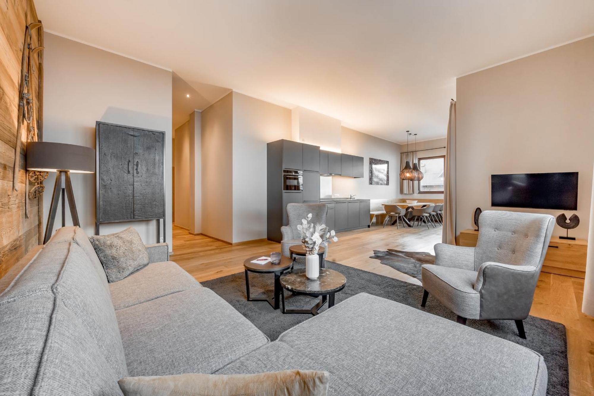 Alpenparks Hotel & Apartment Arlberg Warth Mit Pool מראה חיצוני תמונה