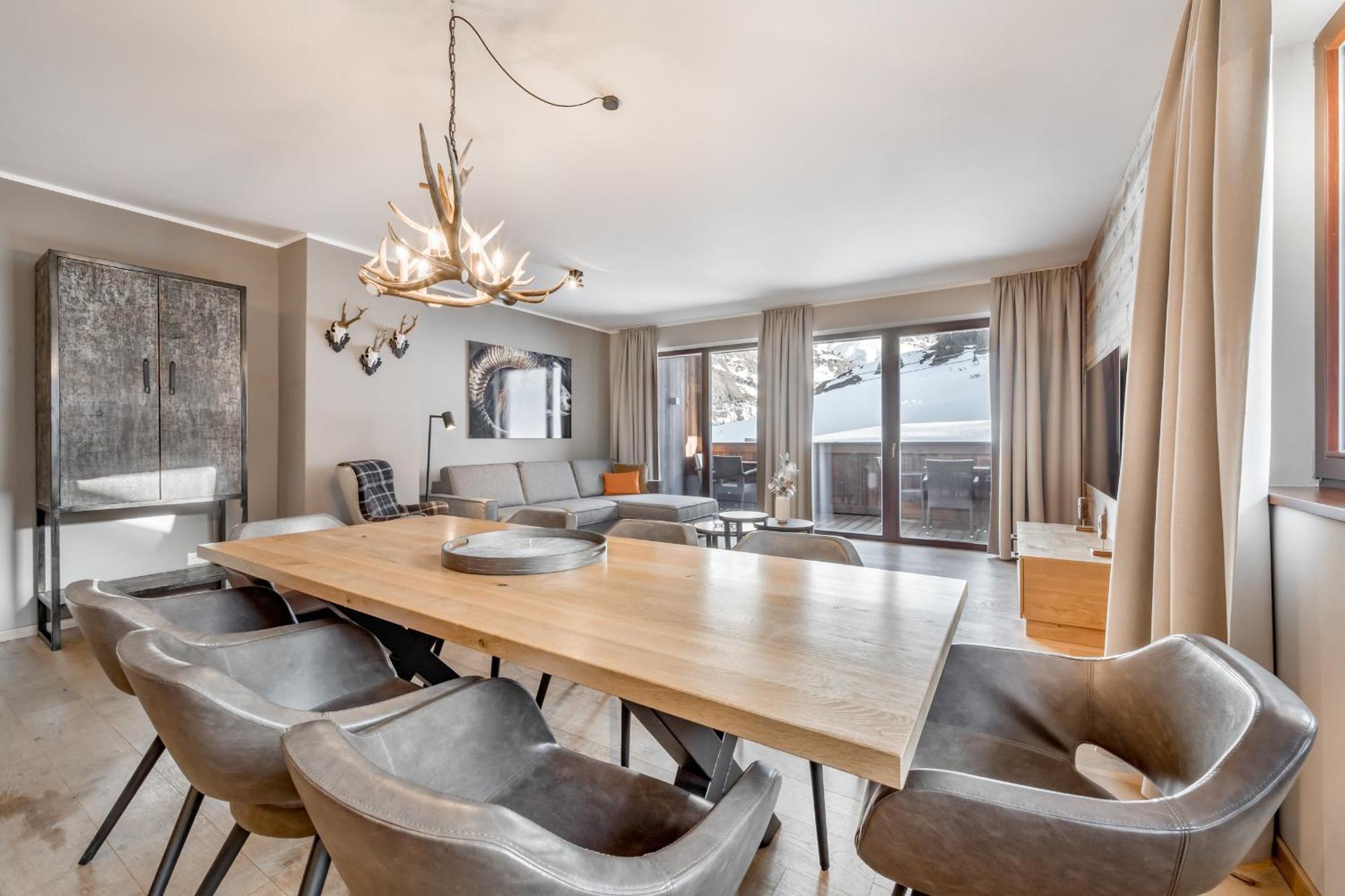 Alpenparks Hotel & Apartment Arlberg Warth Mit Pool מראה חיצוני תמונה
