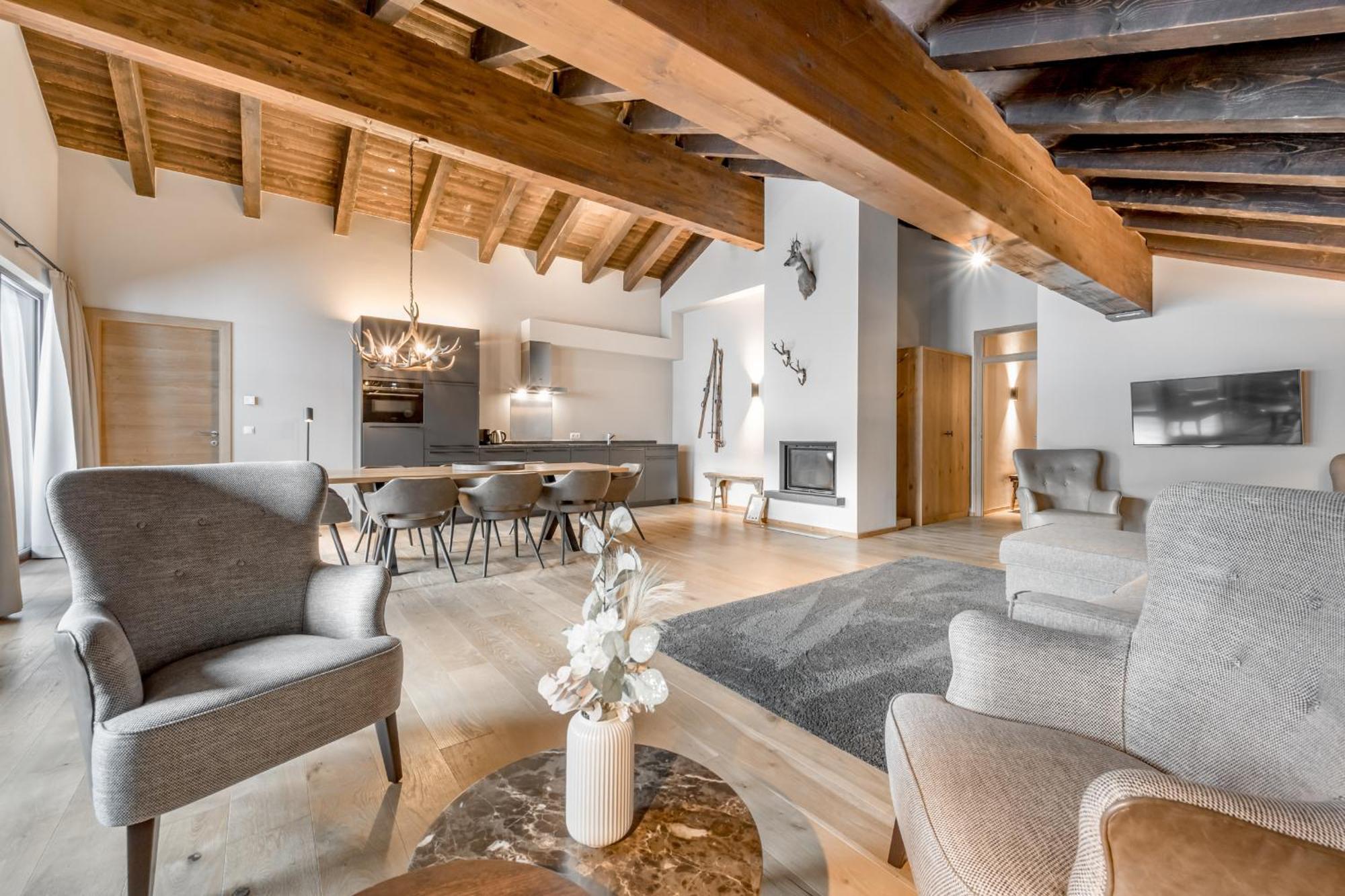 Alpenparks Hotel & Apartment Arlberg Warth Mit Pool מראה חיצוני תמונה