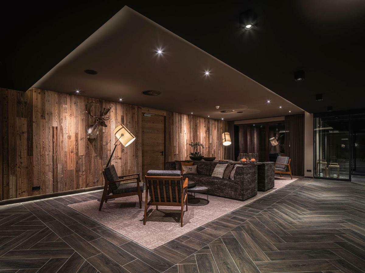 Alpenparks Hotel & Apartment Arlberg Warth Mit Pool מראה חיצוני תמונה