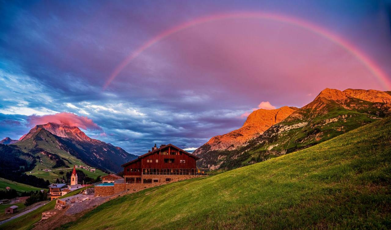 Alpenparks Hotel & Apartment Arlberg Warth Mit Pool מראה חיצוני תמונה
